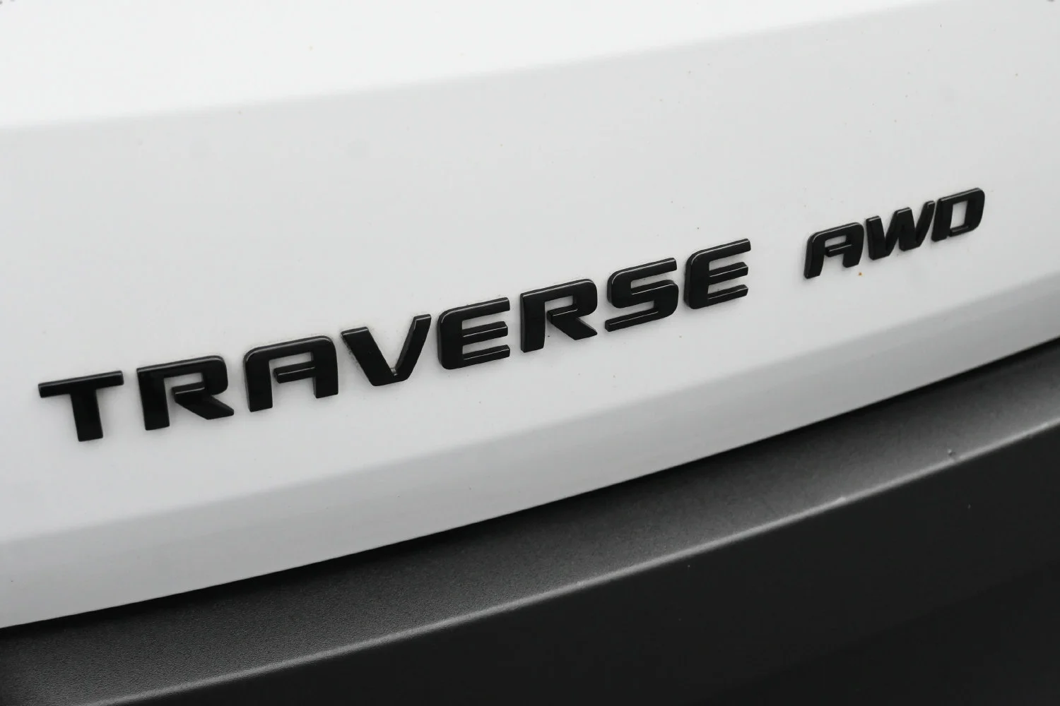 Used 2023 SUMMIT WHITE Chevrolet RS image 31