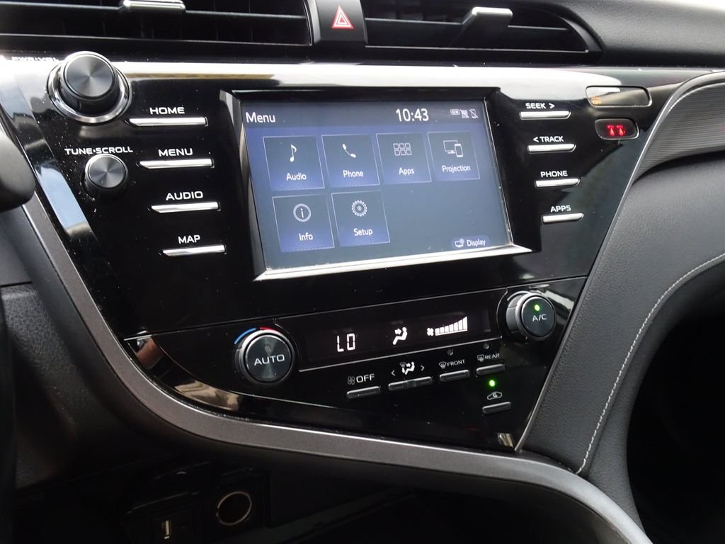 Used 2019 Silver Toyota SE image 16