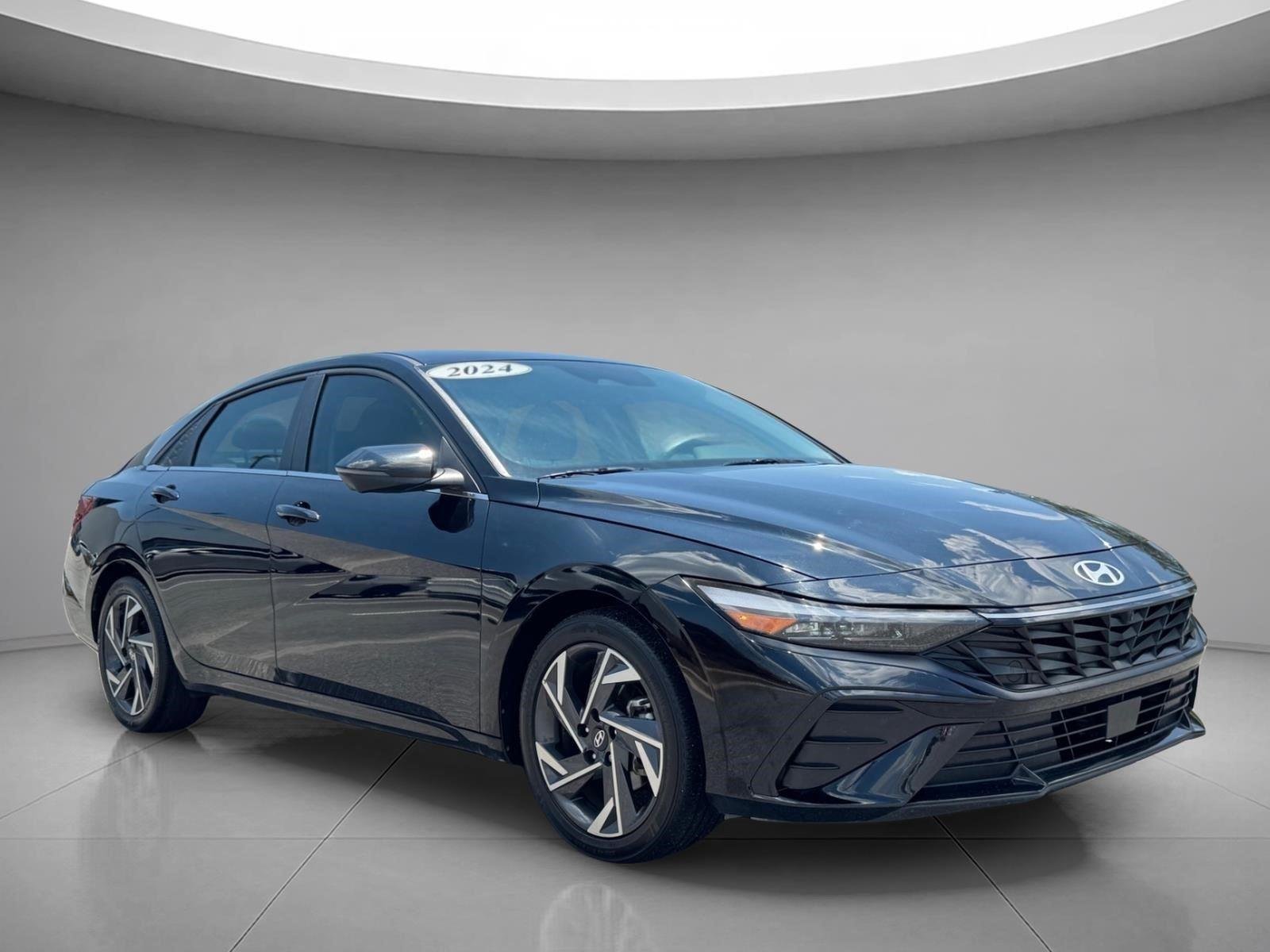 Used 2024 Abyss Black Hyundai Limited image 3