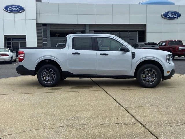New 2026 Space White Metallic Ford XLT image 2