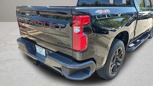 Used 2026 Black Chevrolet Custom image 35