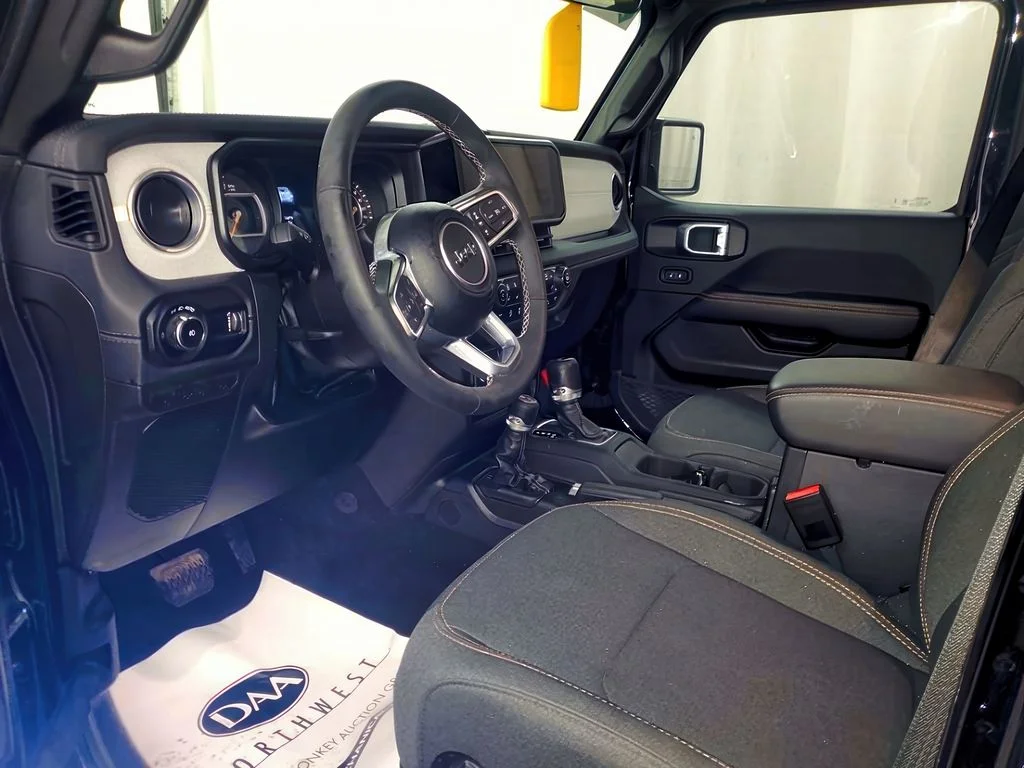Used 2025 Black Jeep Sahara image 7
