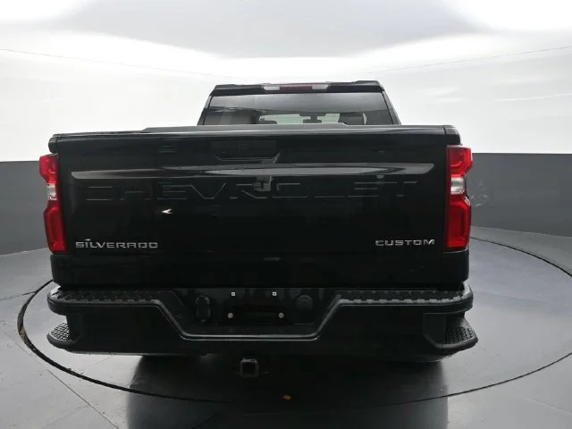 Used 2020  Chevrolet Custom image 7