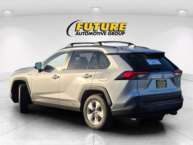Used 2019 Silver Toyota XLE image 6