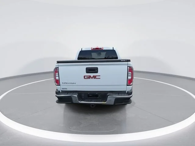 Used 2017 White GMC Base image 7