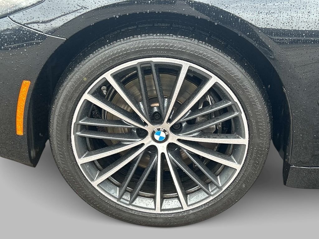 Used 2022 Black BMW 540i xDrive image 9