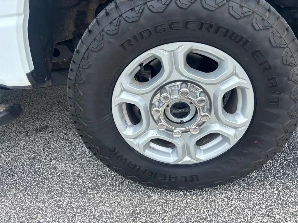 Used 2025 White Ford XLT image 17