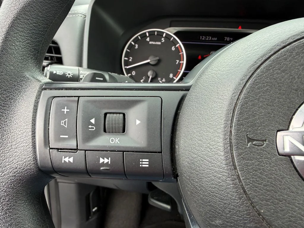 Used 2024 Silver Nissan S image 19