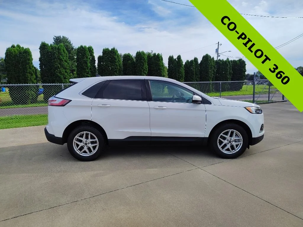 Used 2024 Oxford White Ford SEL image 2