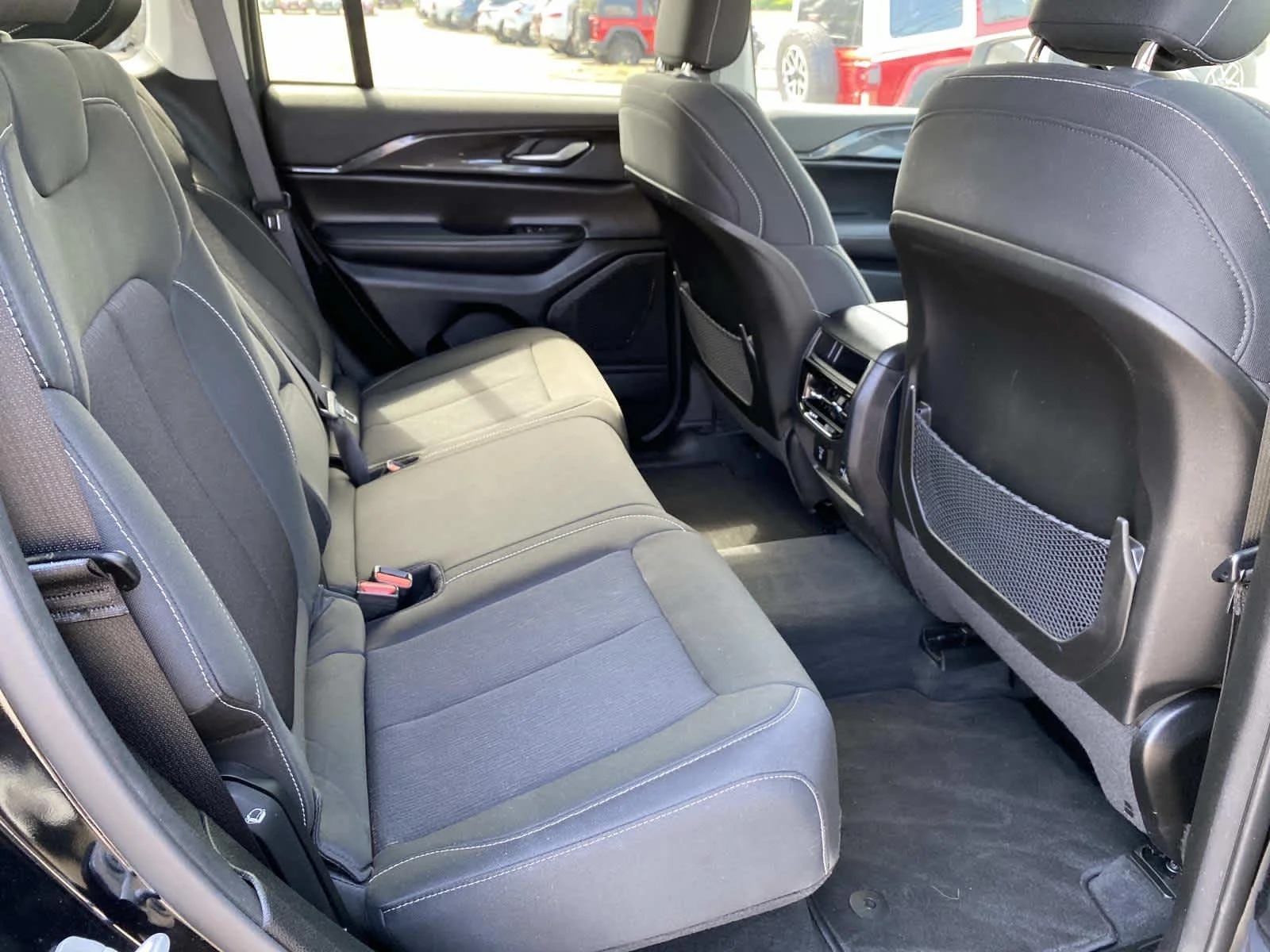 Certified Used 2023 Diamond Black Crystal Pearlcoat Jeep Laredo image 25
