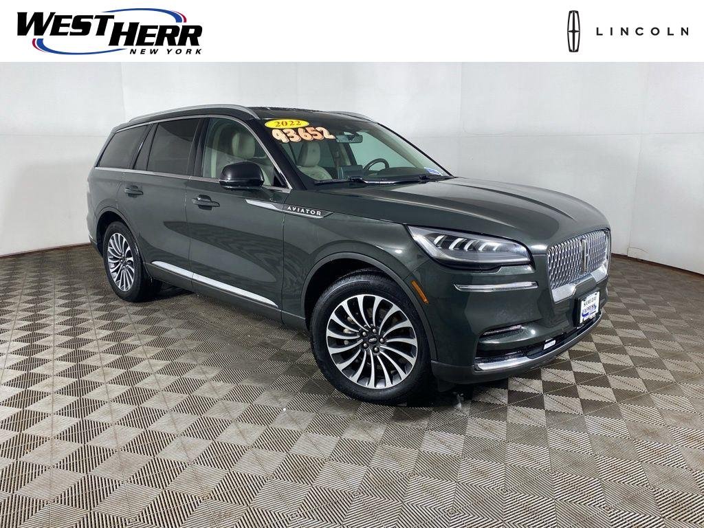 Used 2022 Green Metallic Lincoln Reserve image 1