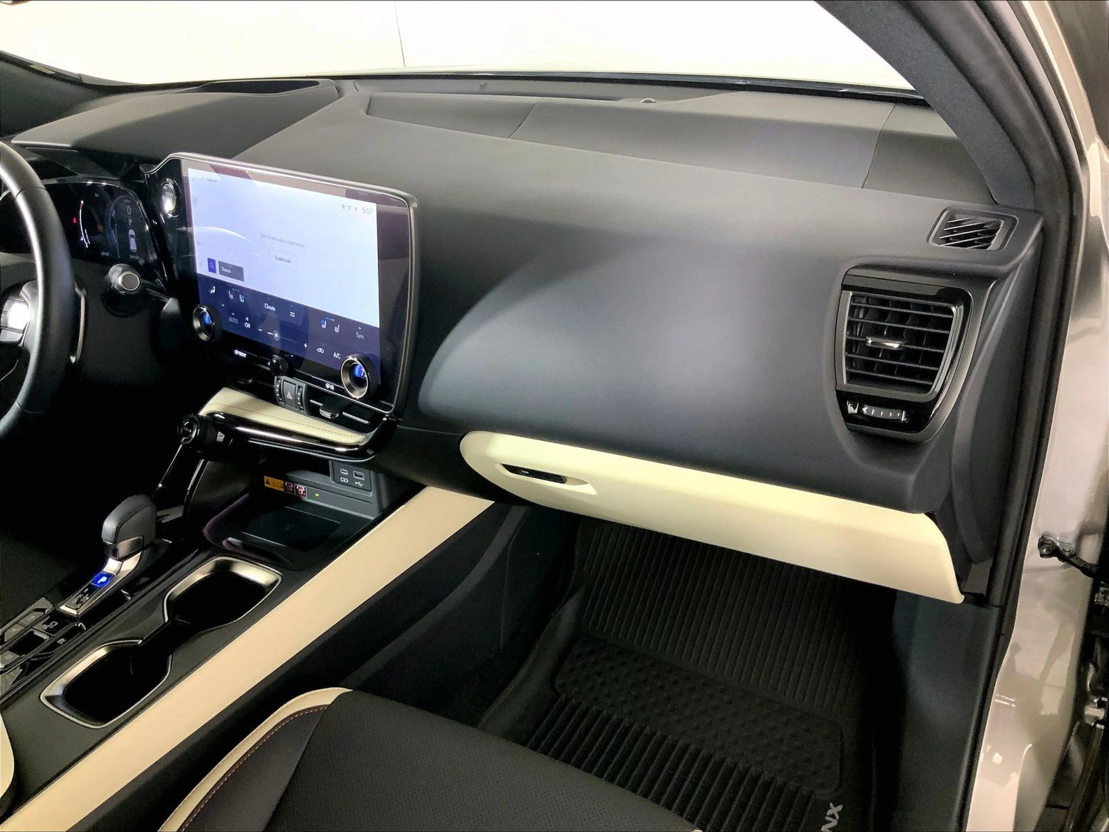 2024 Lexus NX Hybrid 350h - Photo 17