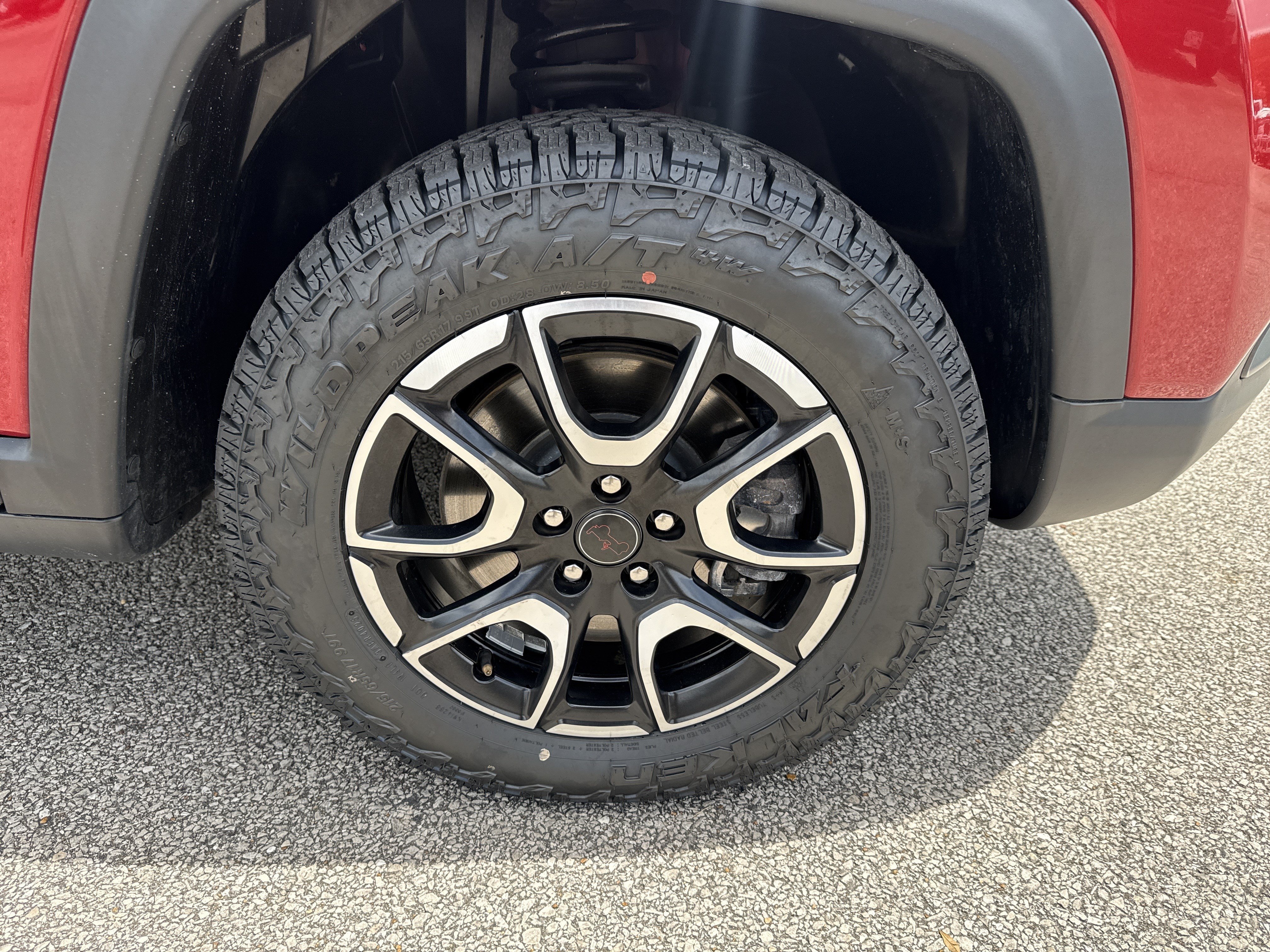 Used 2025 Red Hot Pearlcoat Jeep Trailhawk image 12