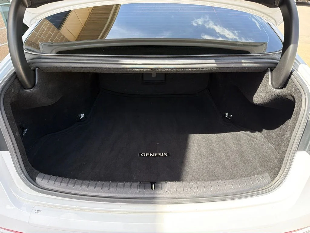 Used 2018 White Genesis 3.3T Sport image 24