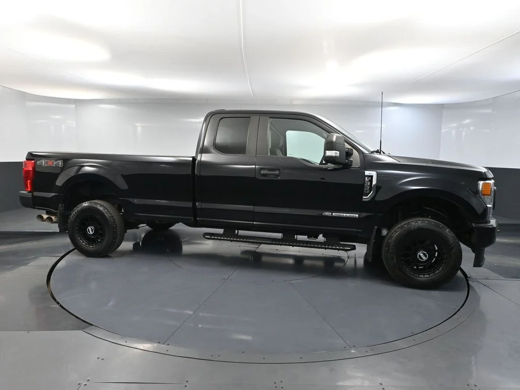Used 2022 Black Ford XL image 4