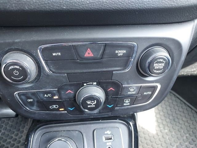 Used 2018 Black Jeep Latitude image 13