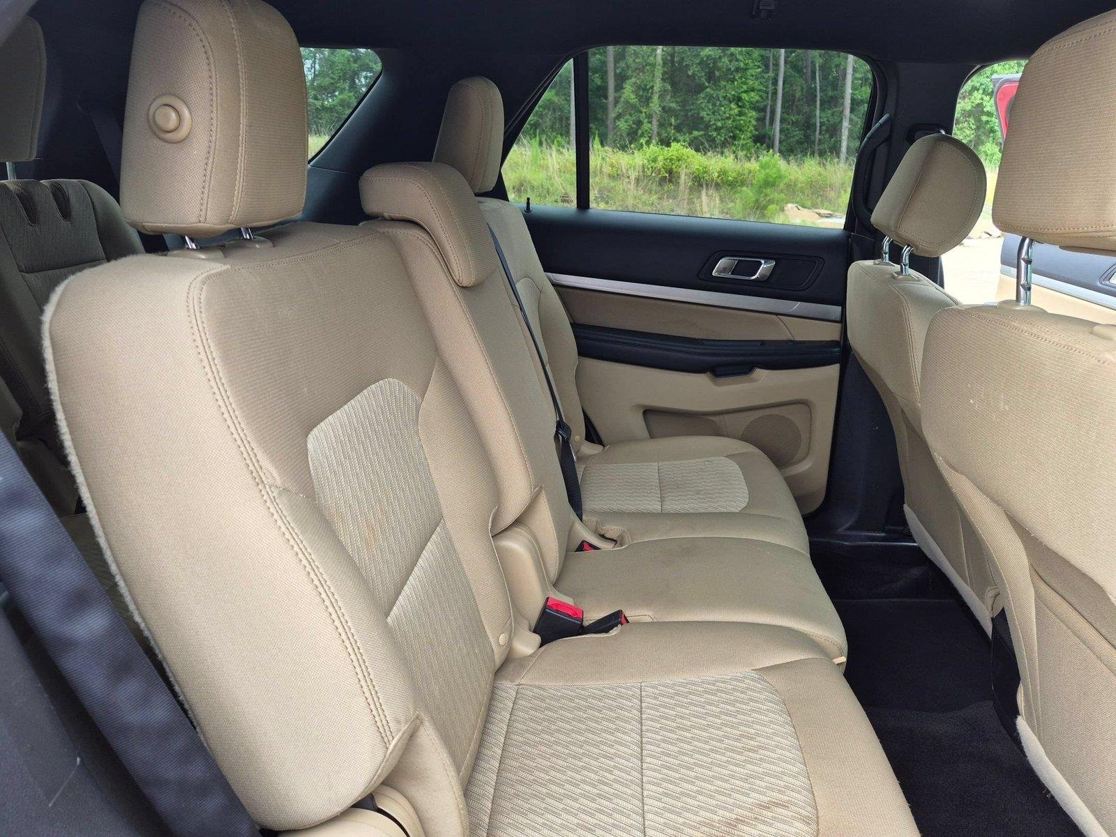 Used 2016 Ruby Red Metallic Tinted Clearcoat Ford Base image 29