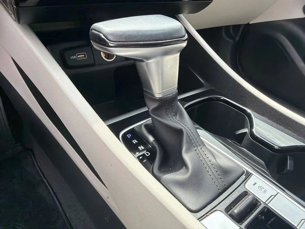 Used 2023 Gray Hyundai SEL image 32