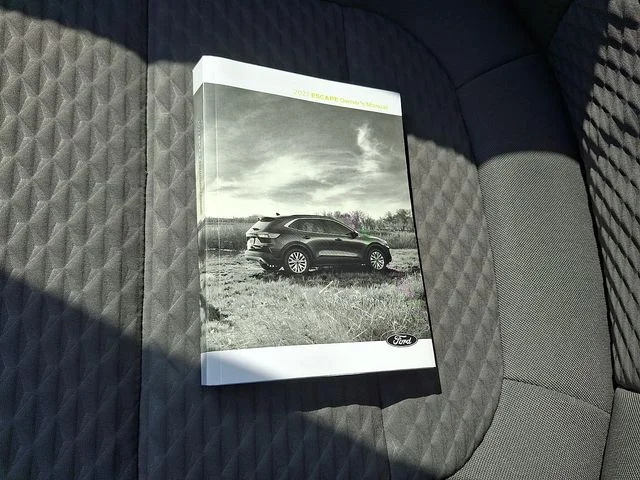 Used 2022 Gray Ford SE image 27