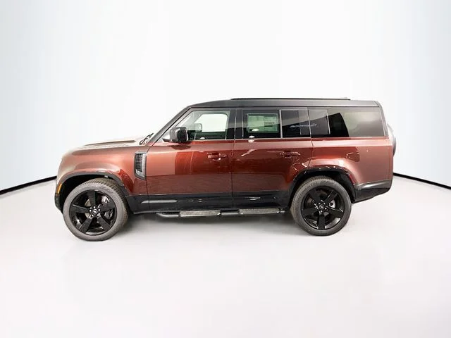 Certified Used 2025 Sedona Red Land Rover X-Dynamic SE image 9