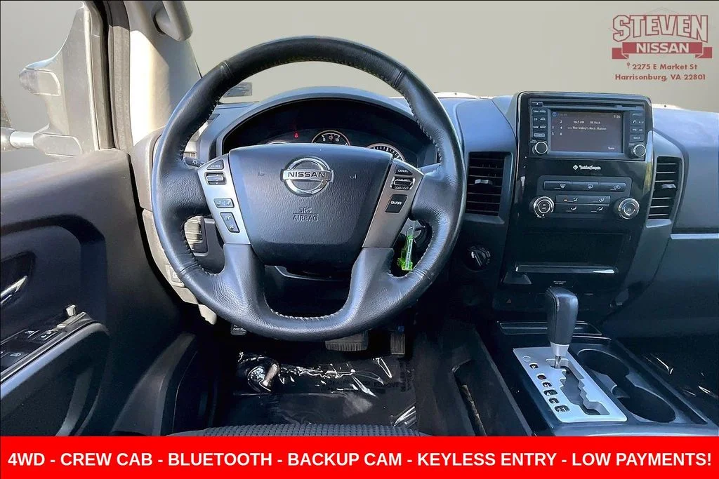 Used 2015 Silver Nissan SV image 9