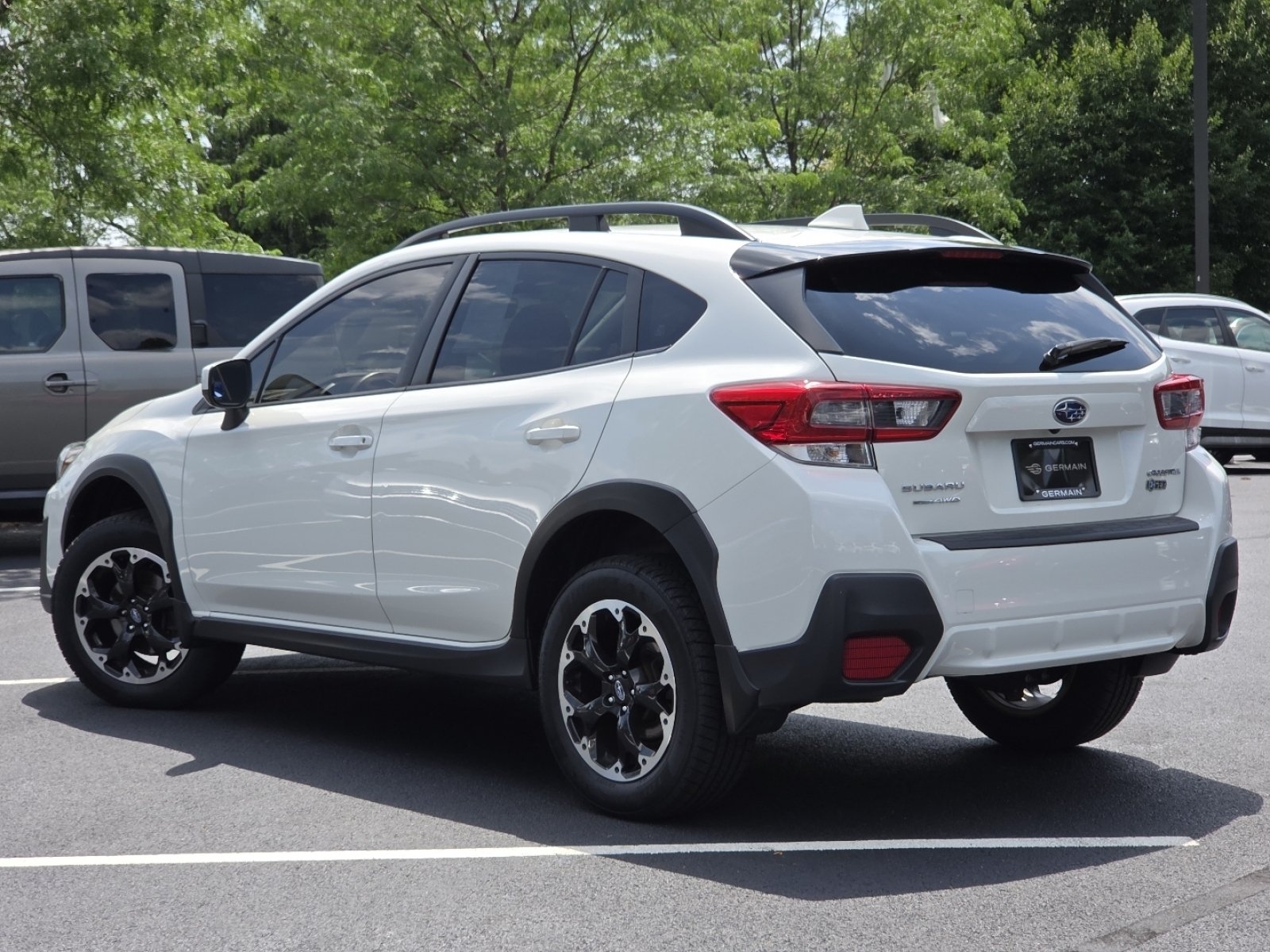 Used 2022 Crystal White Pearl Subaru Premium image 20