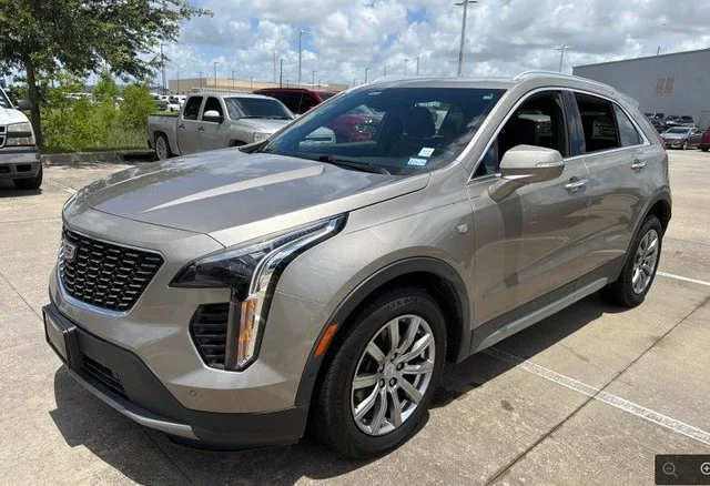 2022 Cadillac XT4 Premium Luxury