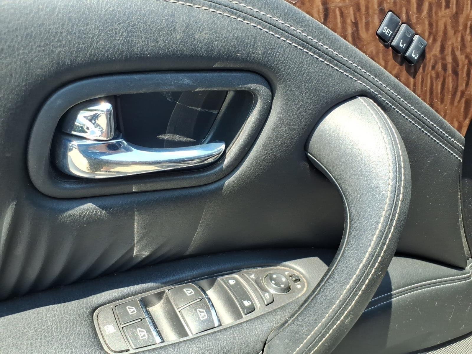 Used 2019 Super Black Nissan SL image 11