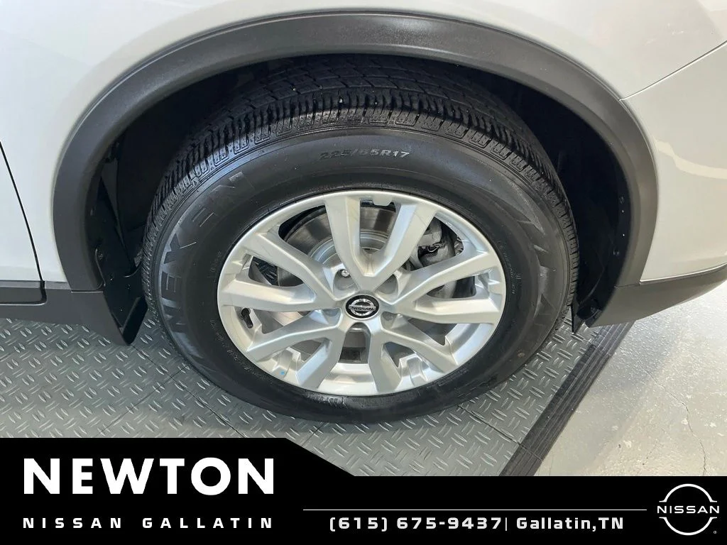 Used 2020 Brilliant Silver Metallic Nissan SV image 44
