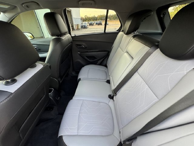 Used 2020 SUMMIT WHITE Chevrolet LT image 29