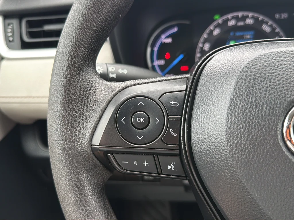 Used 2023 White Toyota XLE image 16