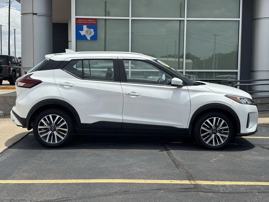 Used 2024 Nissan Kicks SV with VIN 3N1CP5CV4RL493245 for sale in Bedford, TX