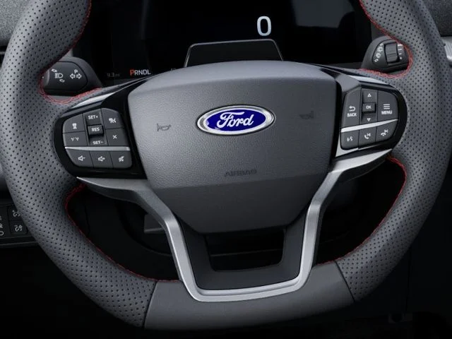 New 2027 Star White Metallic Tri-Coat Ford ST-Line image 12