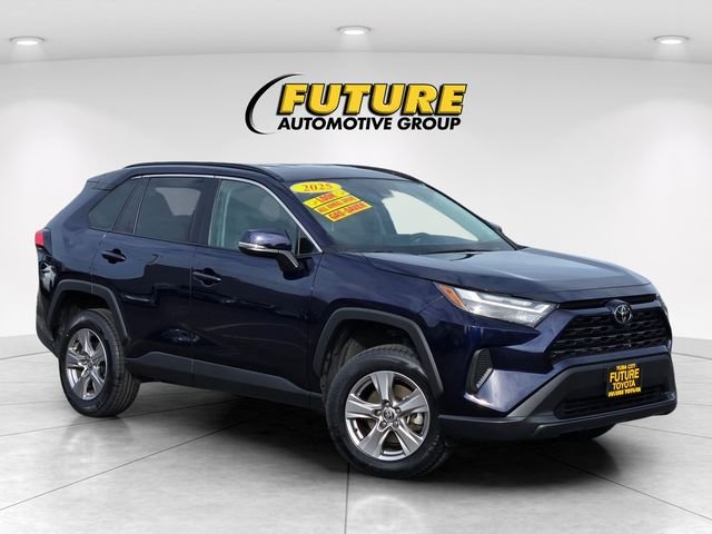 Used 2025  Toyota XLE image 1