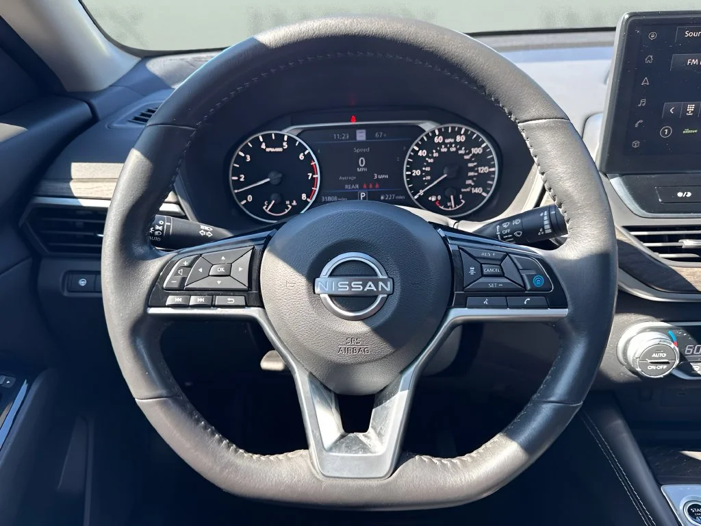 Used 2024 White Nissan 2.5 SL image 13