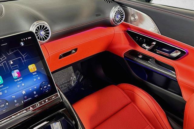 New 2026 MANUFAKTUR Night Black Magno Mercedes-Benz AMG® SL 63 S E Performance image 48