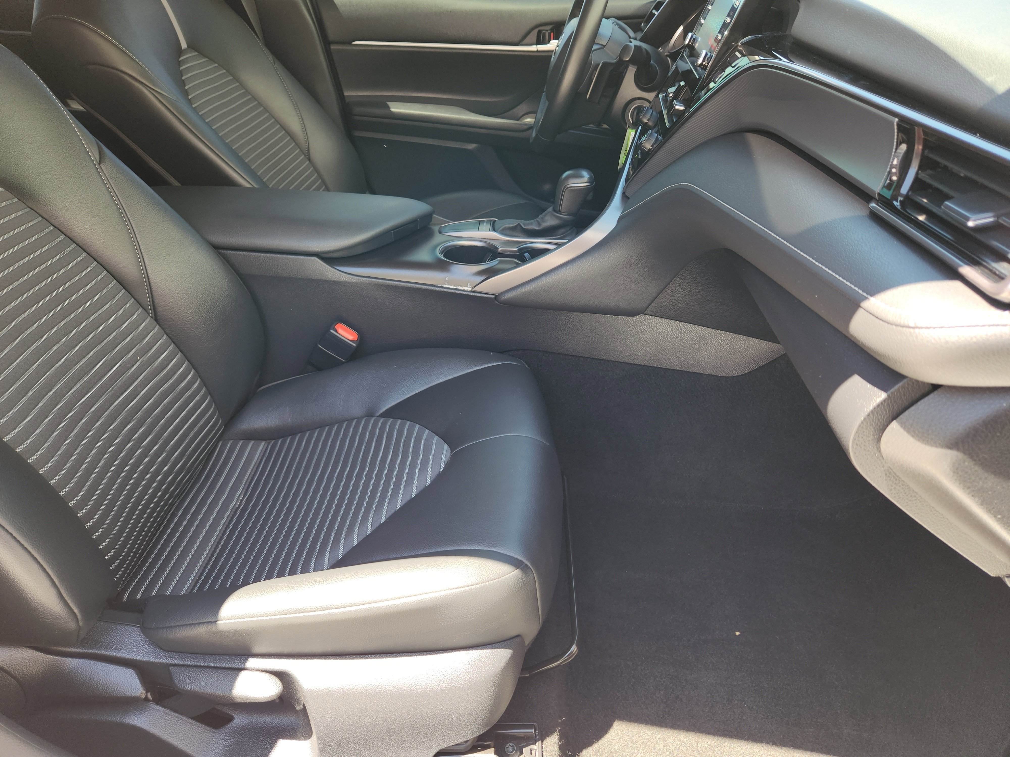 Used 2023 Ice Cap Toyota SE image 16