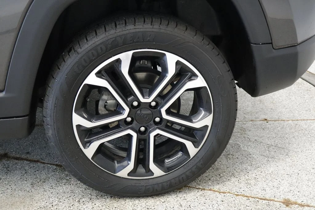 Used 2023 Gray Jeep Limited image 17