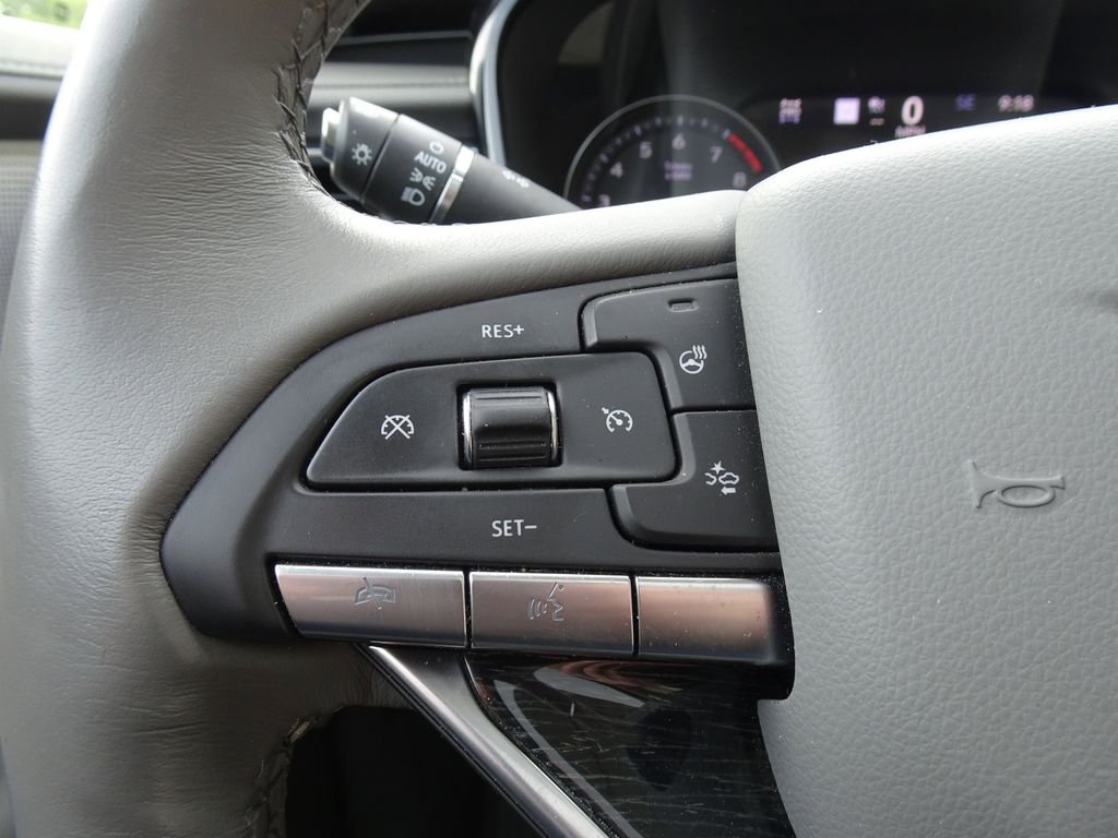 Used 2021 White Cadillac Premium Luxury image 21