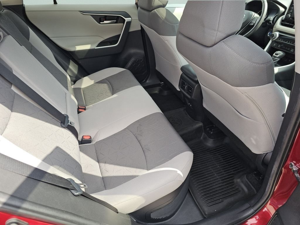 Used 2021 Pearl Toyota Hybrid XLE image 5