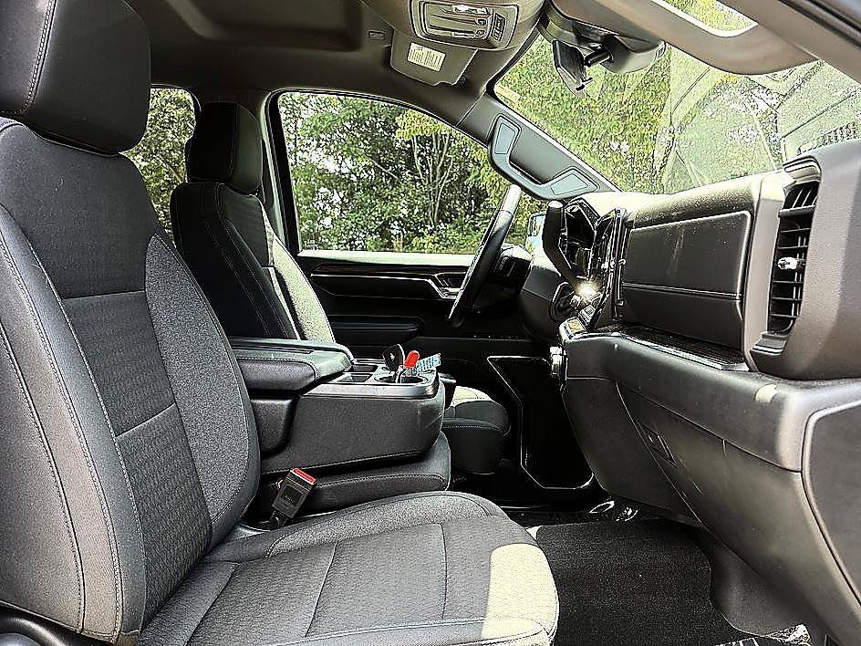 Used 2024 Summit White Chevrolet RST image 13