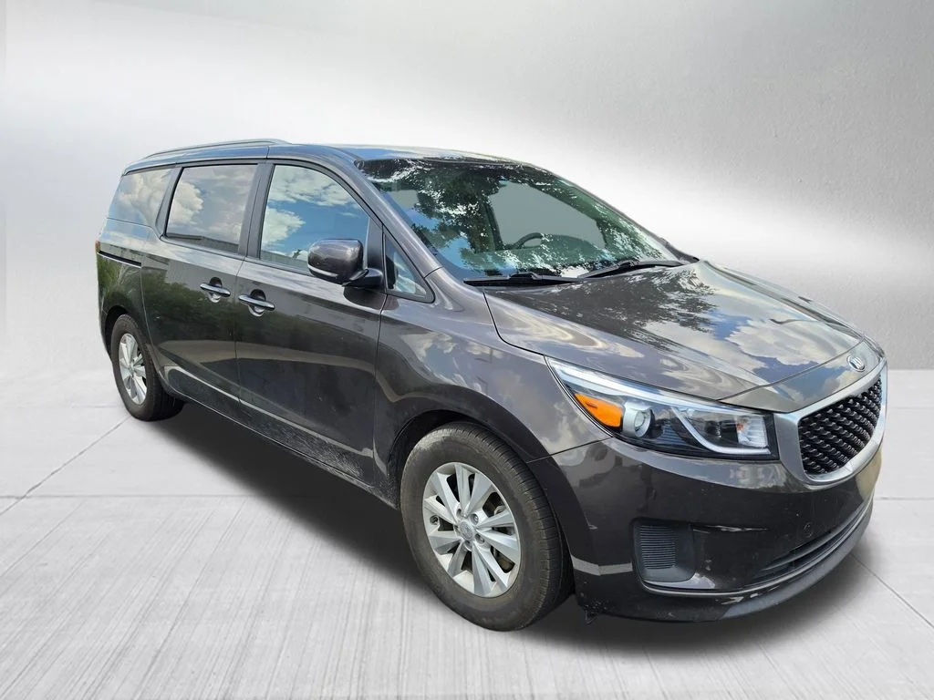 Used 2015 Silver Kia LX image 22