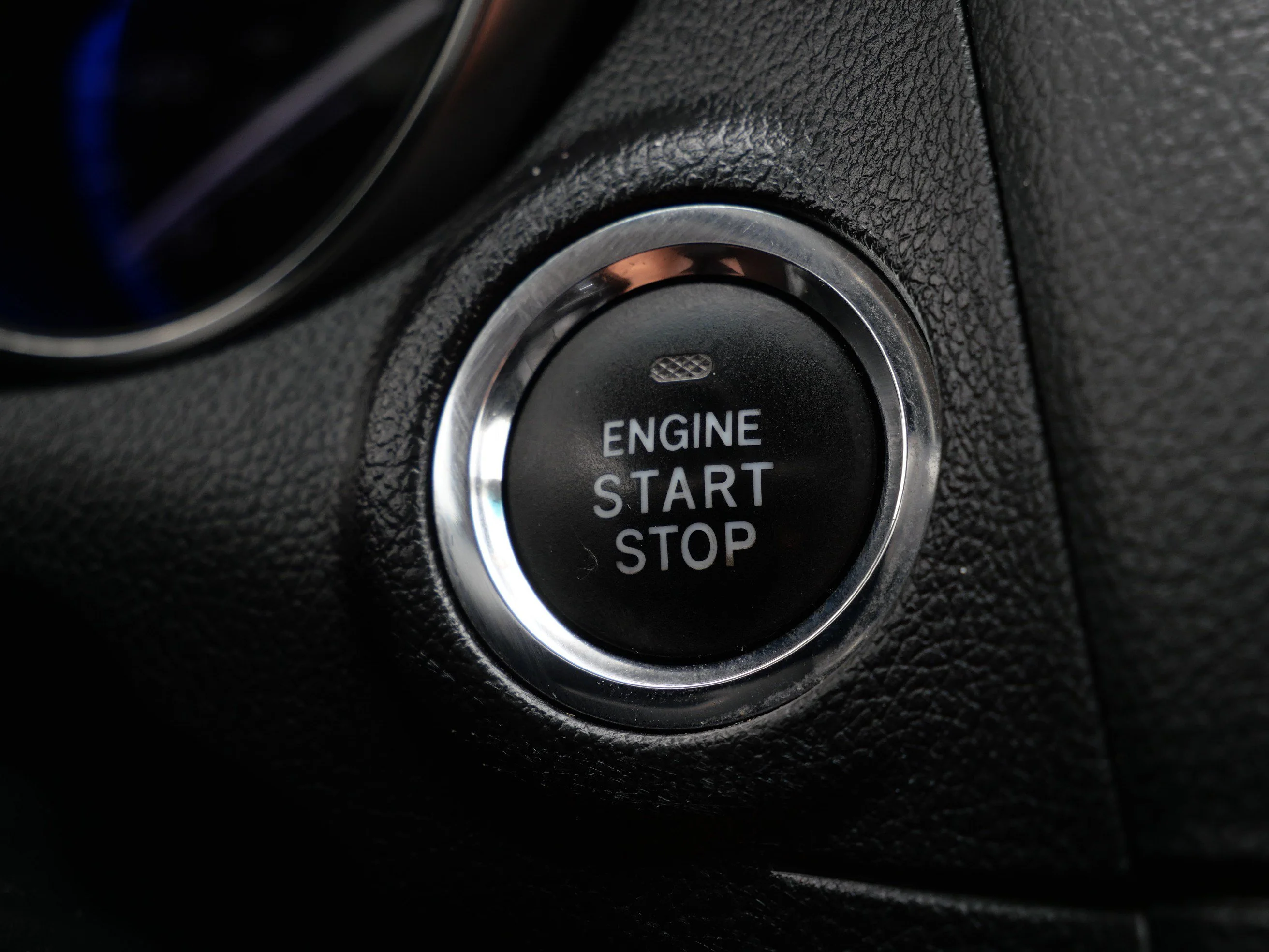 Used 2017 Twilight Blue Metallic Subaru Limited image 31