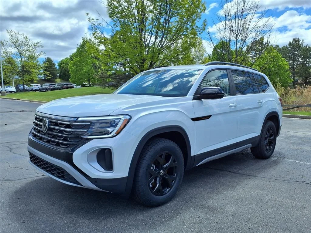 New 2026 opal white pearl Volkswagen Peak Edition image 6