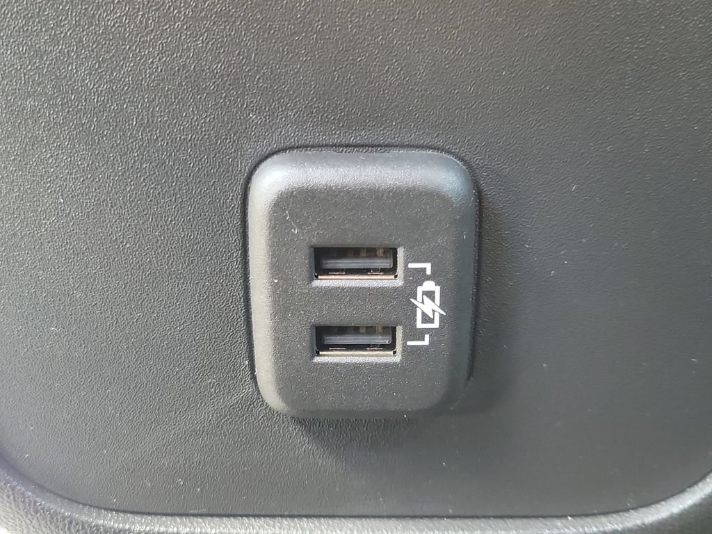 Used 2022 Summit White GMC SLE image 16