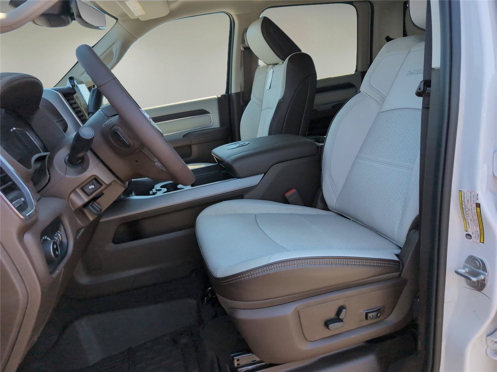 New 2025 Bright White Clear-Coat Exterior Paint RAM Laramie image 18