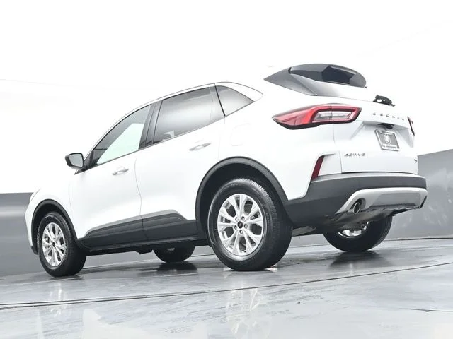 Used 2023 White Ford Active image 39