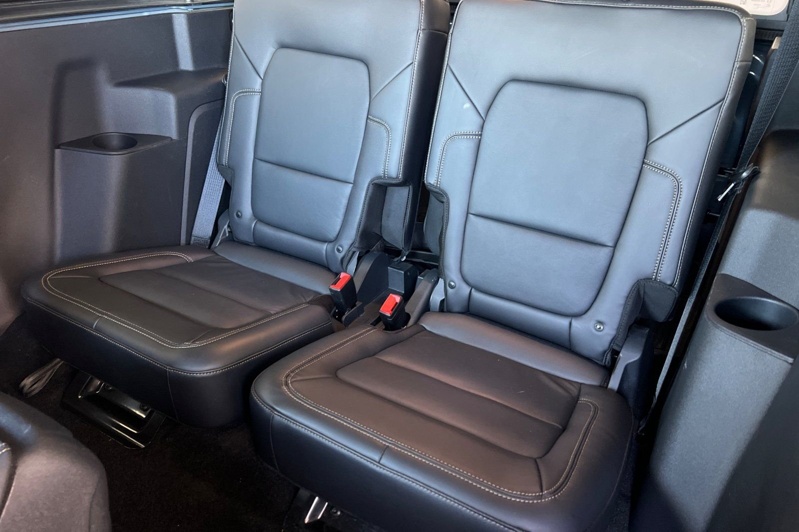 Used 2025 Gray Ford Badlands image 12