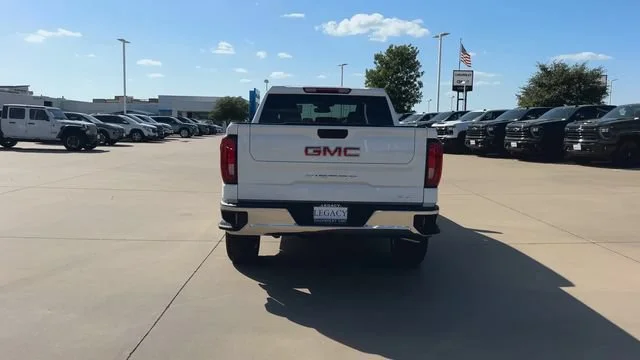 2026 GMC Sierra 1500 SLT - Photo 7