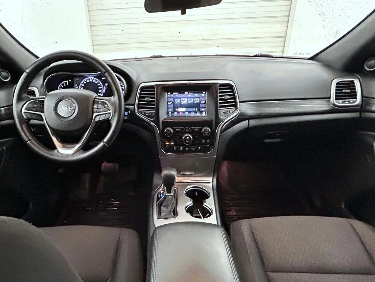 Used 2019 Silver Jeep Laredo E image 13